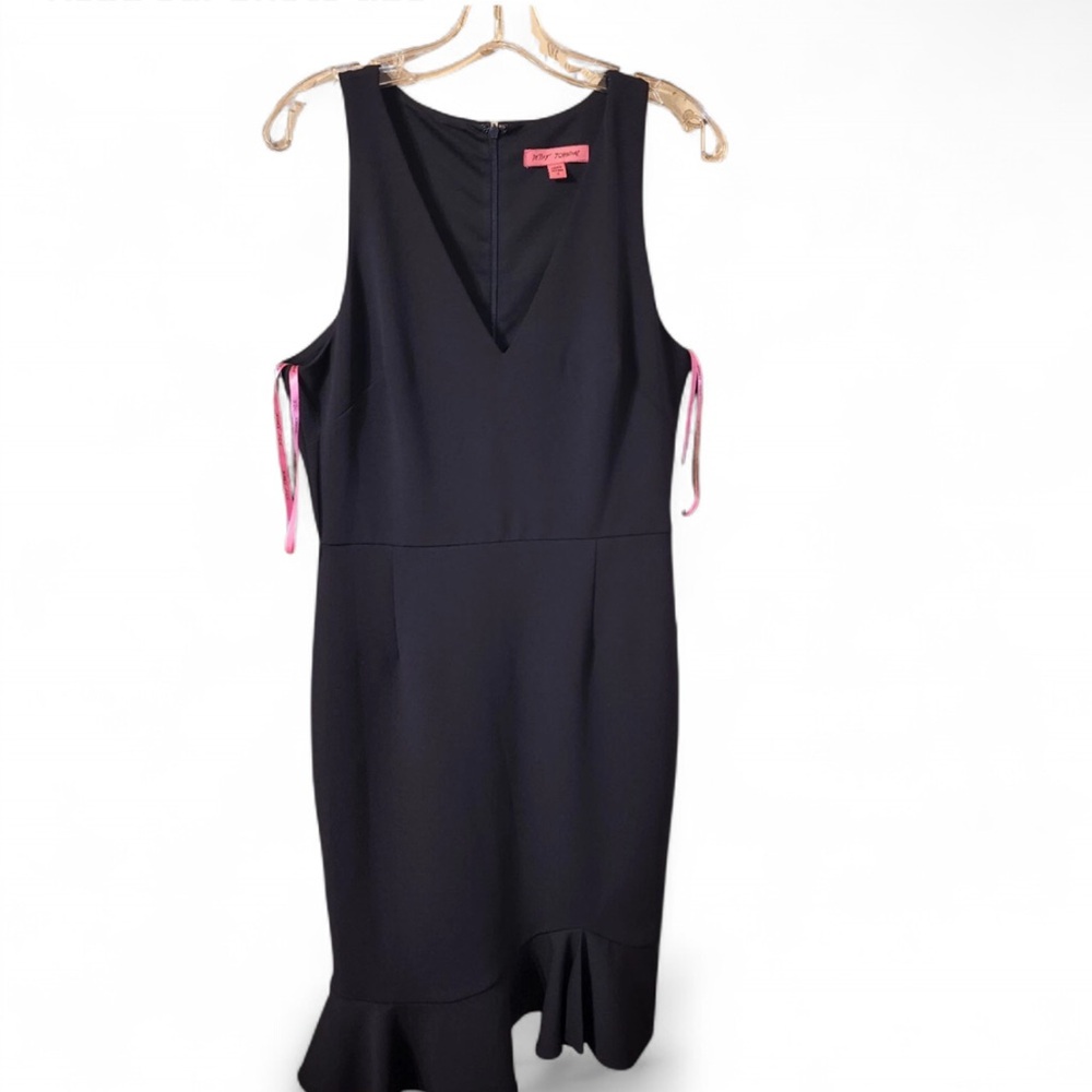 Betsey Johnson Black Sleeveless Midi Dress